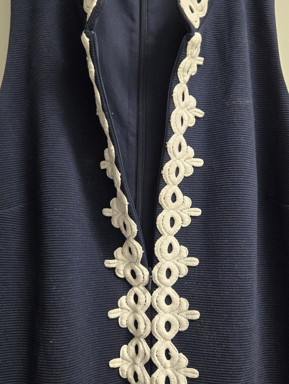 Lilly Pulitzer Navy Blue Shift Dress Front Lace Detailing And Zipper XL - Picture 2 of 6